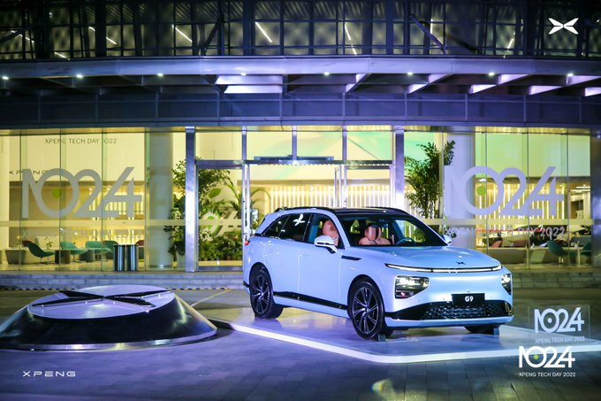 NftsVictoria's tweet photo. #Tazow Volkswagen takes stake in Xpeng as part of Chinese EV deal https://t.co/r5woUPapKk #Crypto https://t.co/ptctHJvsh3