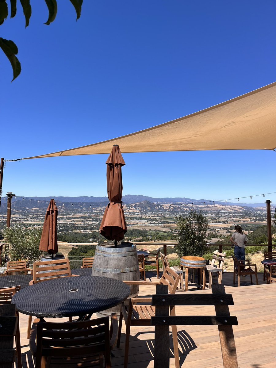 Fue un placer visitar a Ulises, uruguayo trabajando en Moose Mountain Vineyards en San Martín, California. ¿Lo nuevo? Están haciendo Tannat en California.