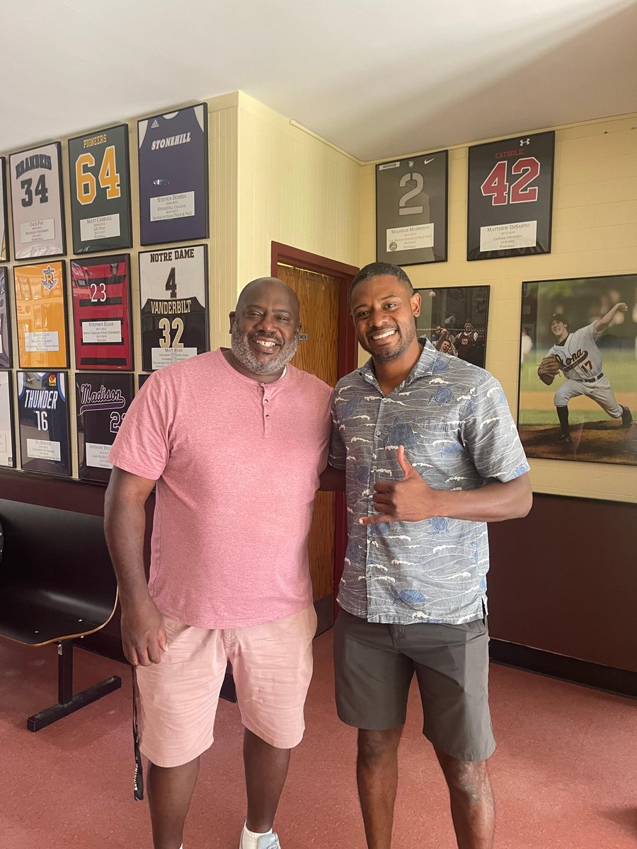 Iona Preparatory PK-12 tweet media