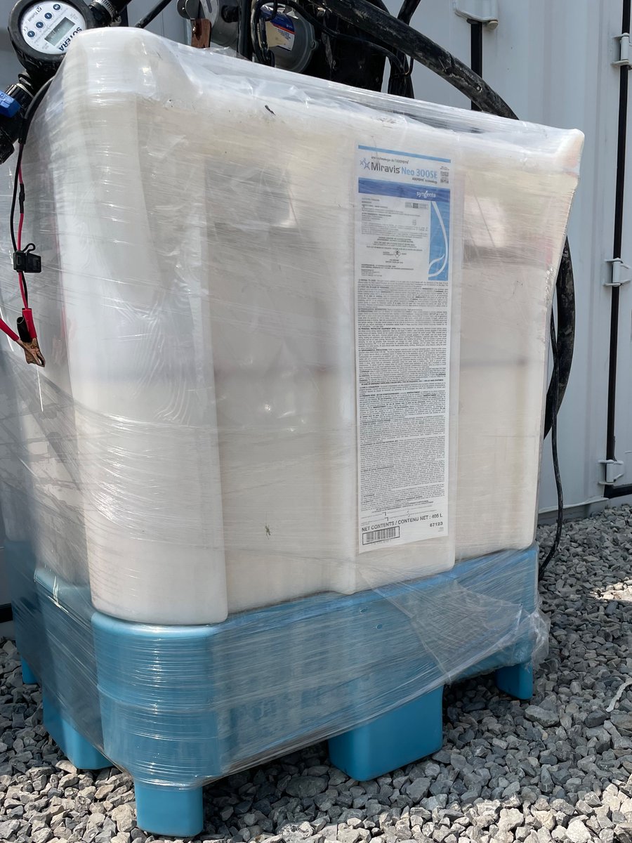 Spraying some early planted P0035Q with fungicide today. <a href="/Hesselsfs/">Clarence Hessels</a> <a href="/Agrifac/">Agrifac Machinery BV</a> <a href="/syngentacanada/">Syngenta Canada</a> <a href="/PioneerSeedsCA/">Pioneer Seeds Canada</a>