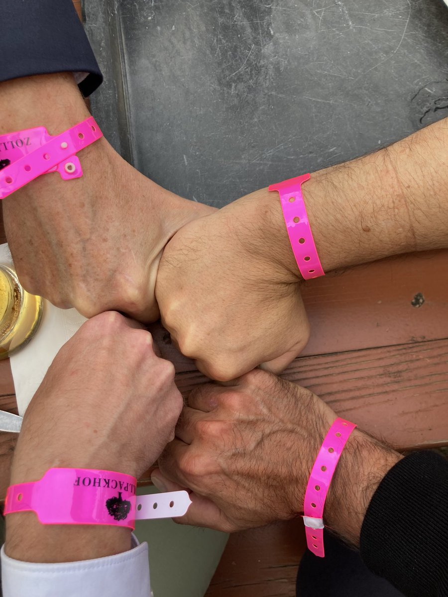 „Sommer in Berlin“, oder Stammtisch Landesgruppe Berlin/Brandenburg des <a href="/bdkom/">BdKom</a> Meers #Barbie! Schön und wieder sehr kommunikativ war es mit Euch allen. Freue mich schon jetzt auf das Sommerfest am 07.09. … 👋 #KommunikationVerantworten