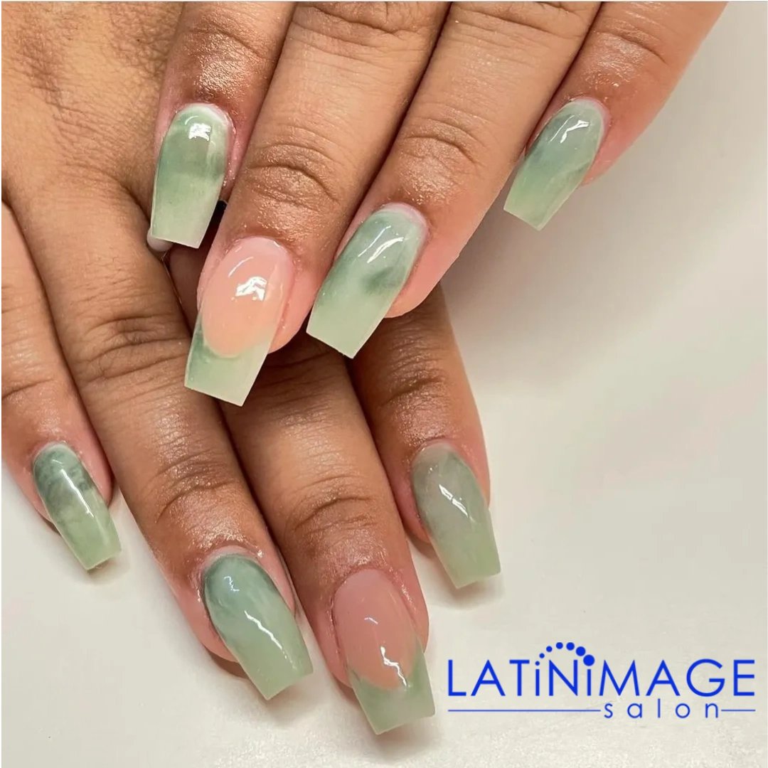 Gorgeous green marble nails💚Ready for your nail art? Link in Bio. 
.
.
.
.
.
#nails #nailart #creative #greennails #dmvnails #naildesigns #laurelmd
