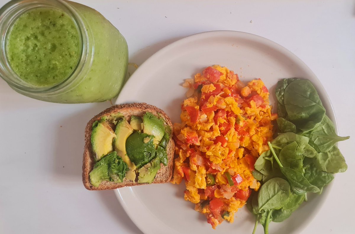 adalu's tweet photo. Seguimos motivADAs. Huevito a la mexicana con pan integral, aguacate, espinacas y jugo verde. #JustDoIt #WednesdayBreakfast https://t.co/PQ5JiYGVDz
