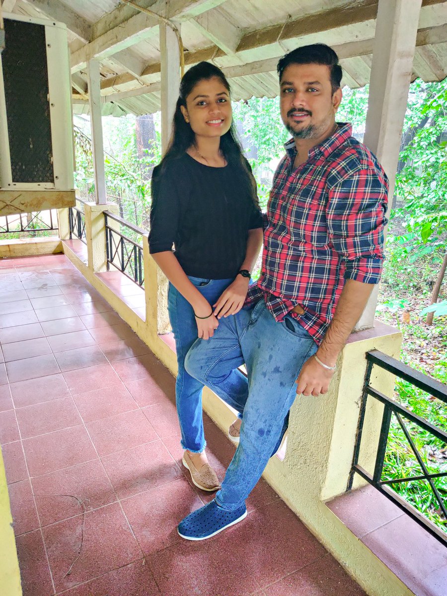 Sujay3009's tweet photo. मन तळ्यात, मळ्यात,
जाईच्या कळ्यांत😘
मन नाजुकशी मोतीमाळ,
तुझ्या नाजुकशा गळ्यात😘

#Sweetheart 😘#wife #lovelife #RainyDay #naturelovers https://t.co/RZ4z77J4fT