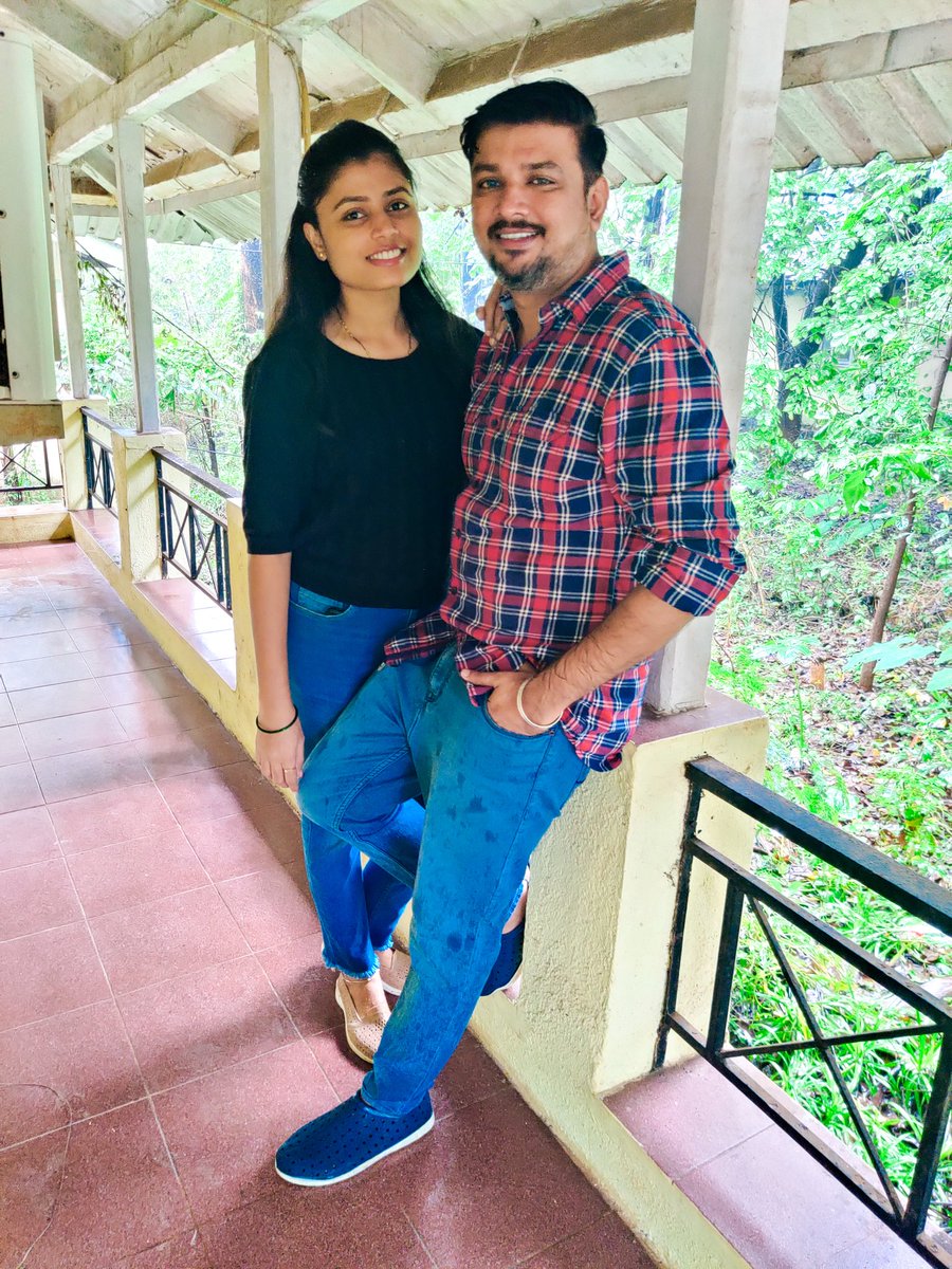 Sujay3009's tweet photo. मन तळ्यात, मळ्यात,
जाईच्या कळ्यांत😘
मन नाजुकशी मोतीमाळ,
तुझ्या नाजुकशा गळ्यात😘

#Sweetheart 😘#wife #lovelife #RainyDay #naturelovers https://t.co/RZ4z77J4fT