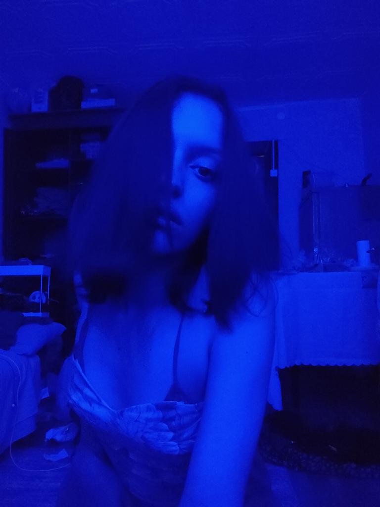 MagiHiro's tweet photo. А это мои ночные безумства, которые я сделпла только что. Мне нужно было побыть чучуть красивой https://t.co/DdLQzXyW9B