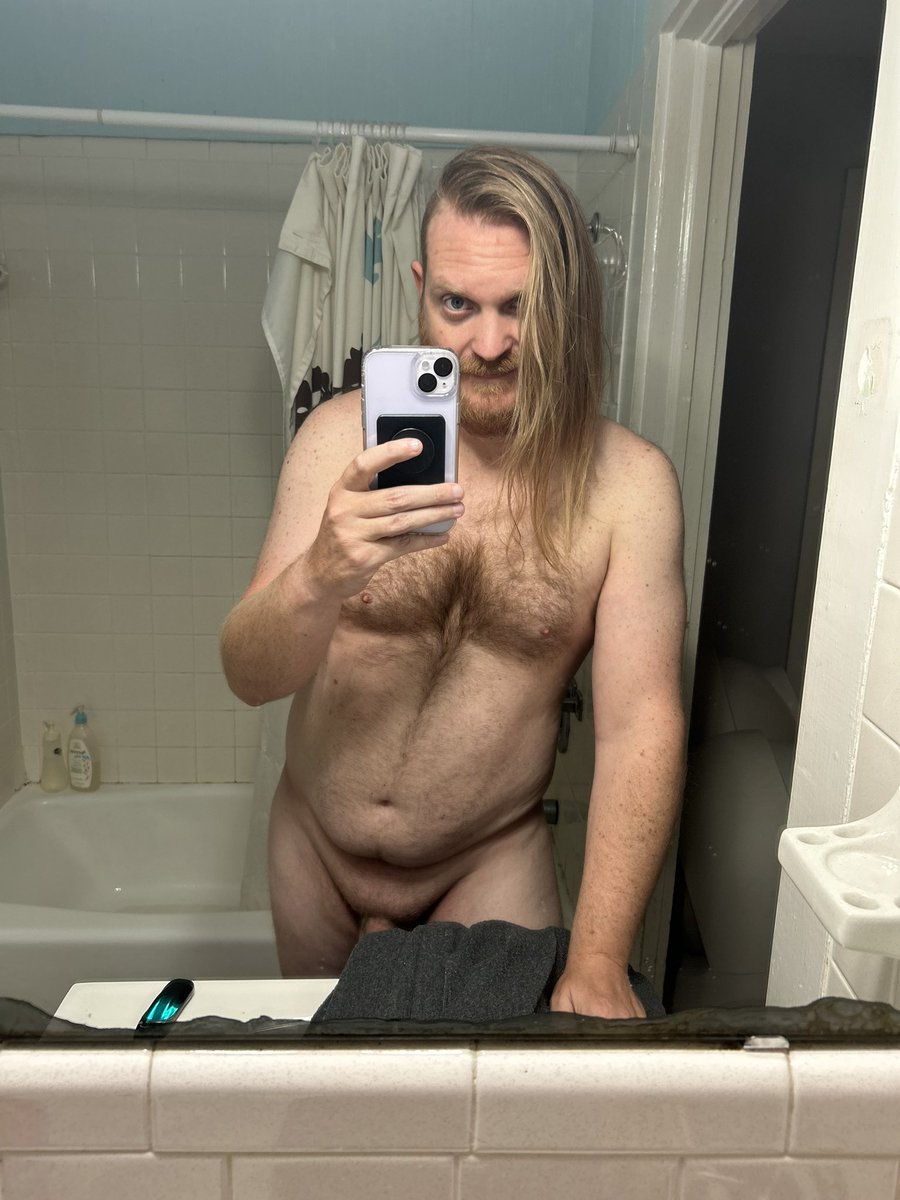DeathMetalDilf's tweet photo. Anyone gonna hop in the shower with me? https://t.co/qpsPKb73UV