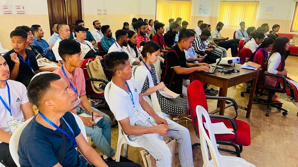 Kamalnayan84's tweet photo. #नागालैण्ड
#Students_For_Development(SFD)पूर्वोत्तर क्षेत्र की एक दिवसीय कार्यशाला नागालैंड के दीमापुर में संपन्न हुई। जिसमें वर्ष भर की गतिविधि आगामी योजना और कार्यों की चर्चा हुई। https://t.co/yDfzMJdQ6z