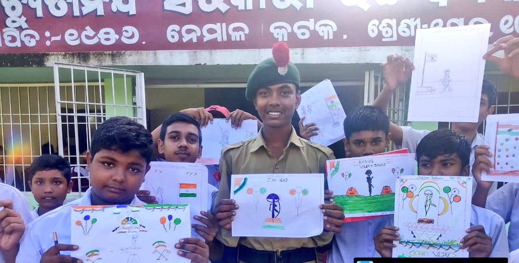 OneODArtyBtyNCC's tweet photo. #KargilVijayDiwas 
 Painting competition organized at #AchyutanandaVidyapitha under  #1ODArtyBtyNCC  for fallen soldiers of #KargilWar.Cadets &amp; Staff of #OTMHighSchool #ChoudwarCollege #KoruaGovtHighSchool celebrated #Shauryautsav
@HQ_DG_NCC @kalinga_sagar @utkalpride @DHE_Odisha https://t.co/nKalwAcvZn
