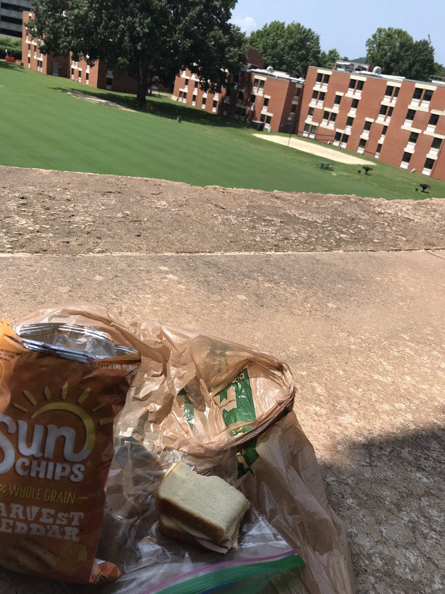 McGMcC's tweet photo. @UVA Enjoying lunch there right now https://t.co/bpiqlwvR6A