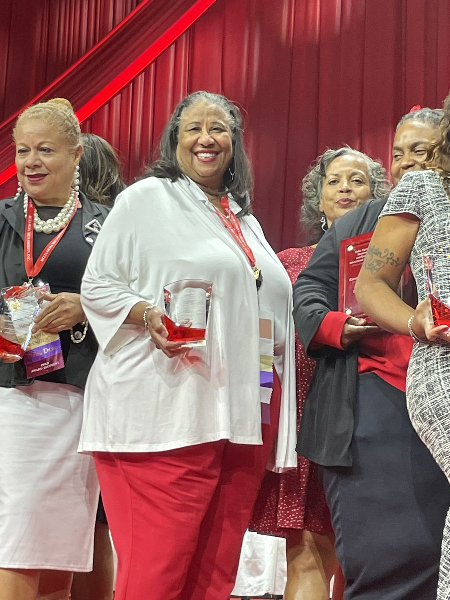 Congratulations to Houston Alumnae Chapter for winning 1st place among large chapters for our exemplary EMBODI Program! #DST1913 #DSTHAC1927 #DSTSWR #DSTConvention2023