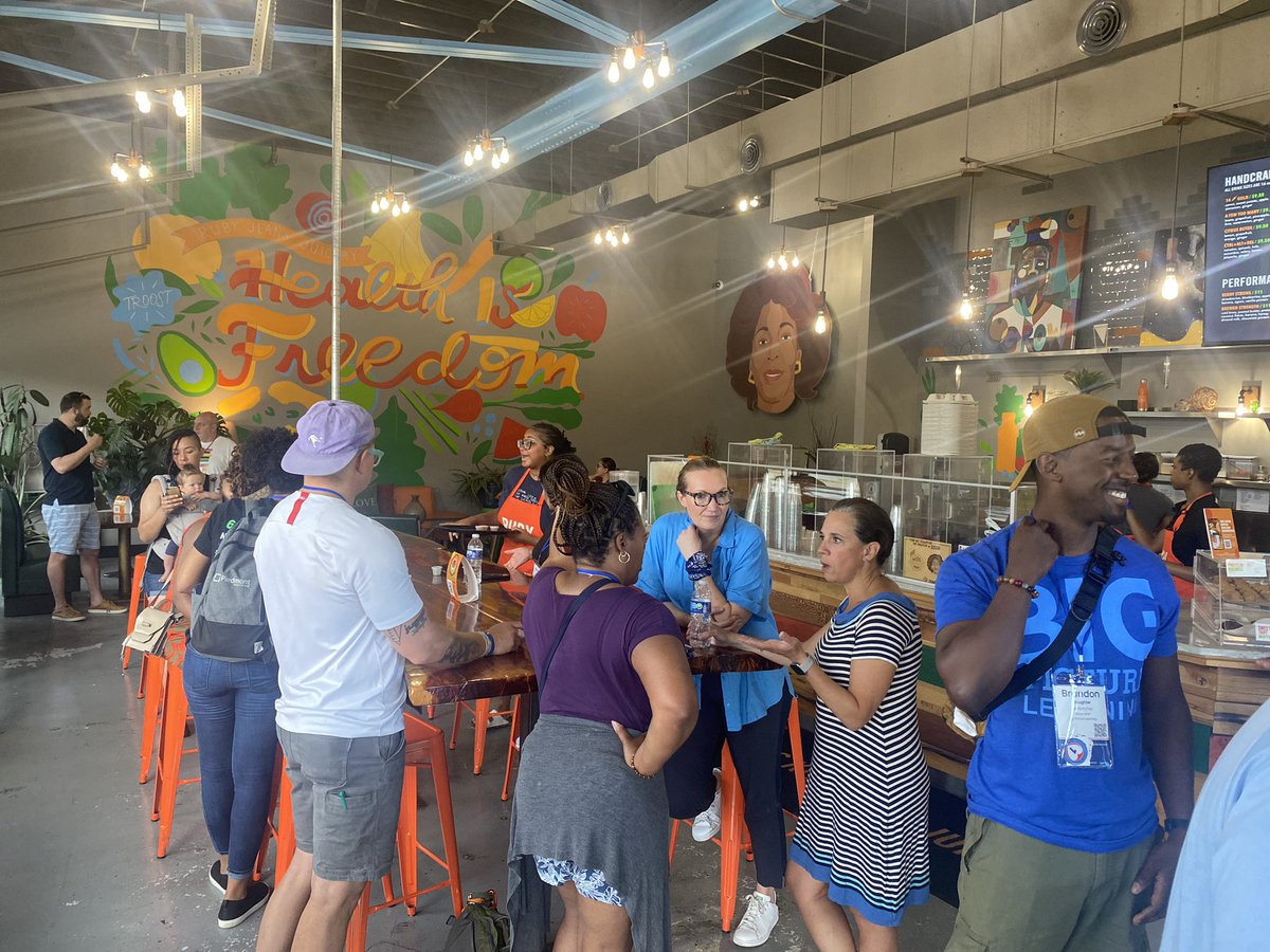 _VictoriaJA's tweet image. Thanks Chris Good + team at Ruby Jeans Juicery, for sharing the truth of Troost Ave and your dedication to the community. Plus, congrats on your 8 year anniversary🎉 #thebigbang2023