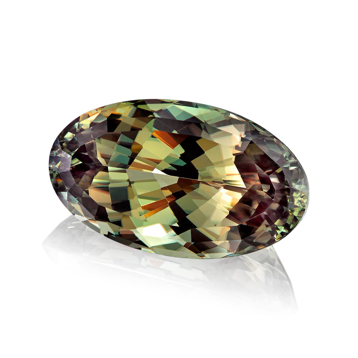 CSARITE's tweet photo. CSARITE® - the color-changing gemstone your jewelry collection has been waiting for. Discover now: https://t.co/fKxVOfD8VB https://t.co/YyFJaqg80M