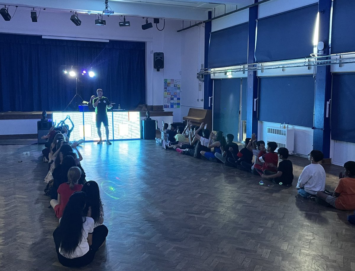 Robert Shaw Primary School DHT (@robertshawdht) on Twitter photo Even these youngāuns can do āupside your headā! Y6 disco in full swing here at <a href="/PrimaryShaw/">Robert Shaw Primary & Nursery School</a> @TransformTrust Even these youngāuns can do āupside your headā! Y6 disco in full swing here at <a href="/PrimaryShaw/">Robert Shaw Primary & Nursery School</a> @TransformTrust