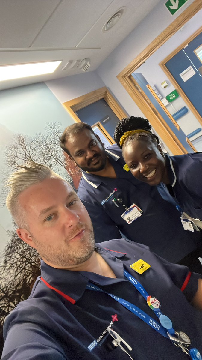 PeterHollely's tweet photo. Had a great #Quality Inspection 🧐 today on 7 East @RoyalFreeNHS with Ward Manager @nursescorneruk1 (Lilian) assisted by Sanjay.

Great leadership with a calm and organised ward. Well Done Lilian and Team 🎉 👏 

#Leadership #Nursing #TeamCNO https://t.co/DAD7IrUXGe