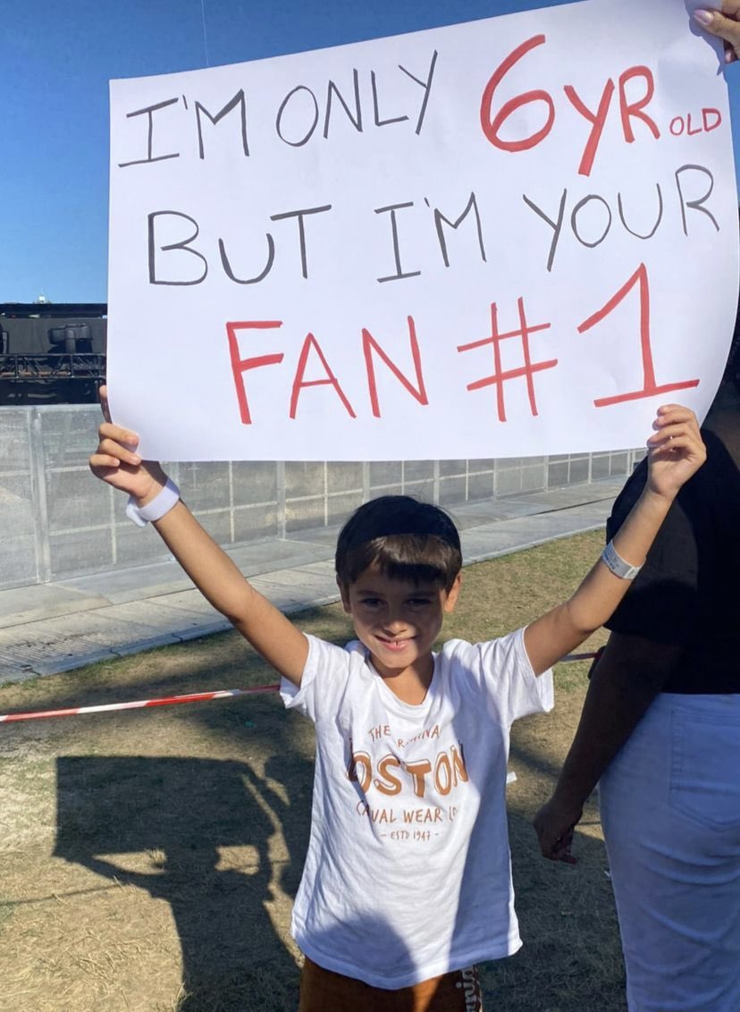 The Weeknd is for the kids 🥹🫶🏼 #AfterHoursTilDawnTour #AHTDMilan