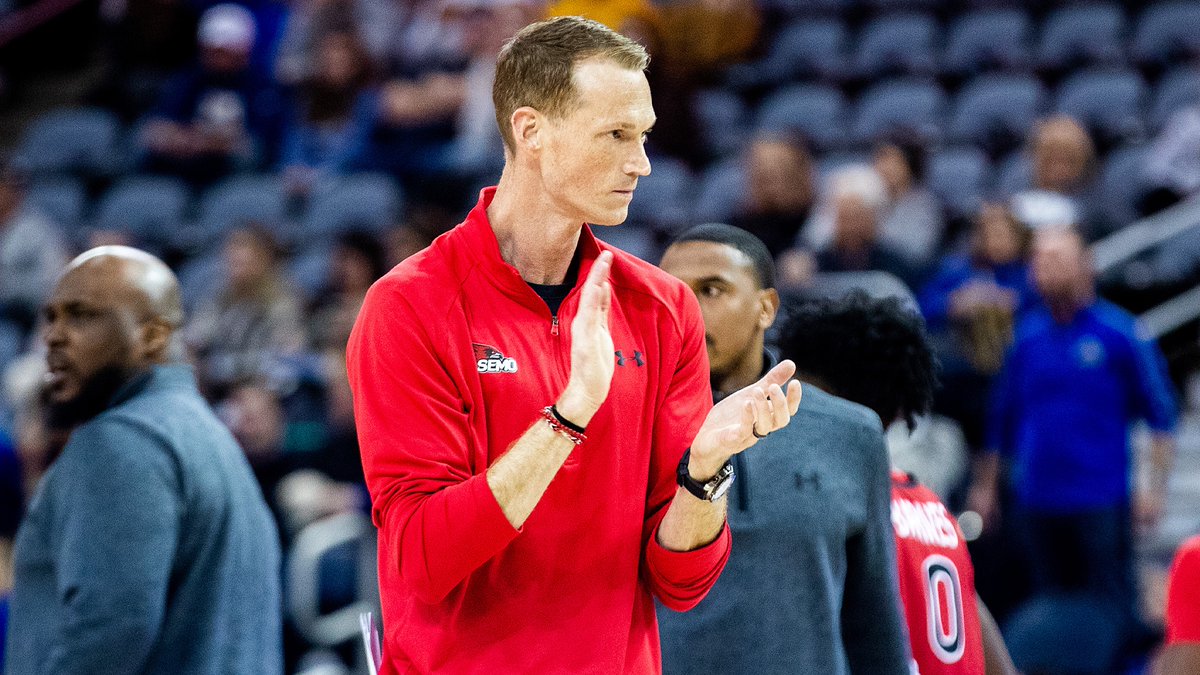 Southeast Missouri Head Men's Basketball Coach Brad Korn agreed to a four-year contract extension through the 2026-27 season, Vice President for Intercollegiate Athletics Brady Barke announced Wednesday. 
Story: rb.gy/q1lzg