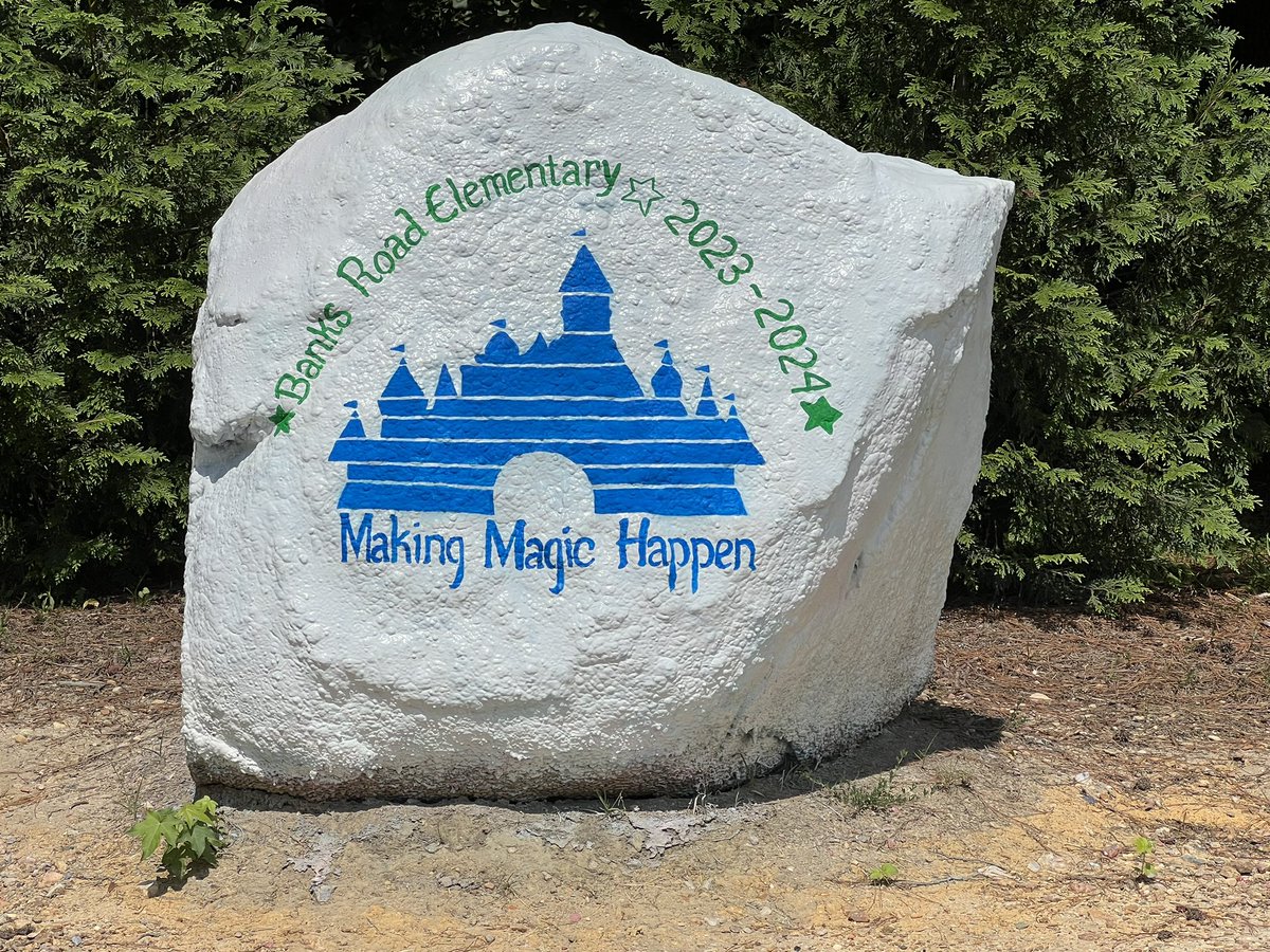 23-24 Making Magic Happen! 

Can’t wait to see you all for meet the teacher tonight starting at 4:30!