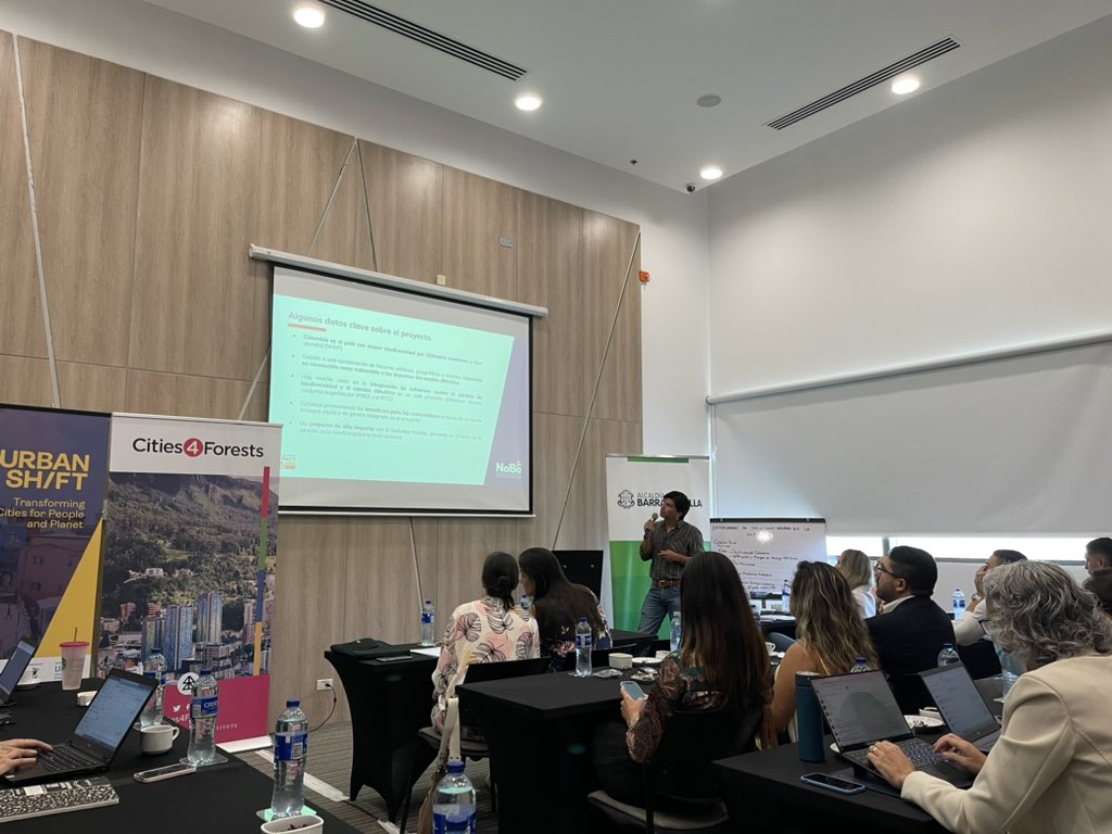 DesEconomicoBAQ's tweet photo. Desde Todos al Parque 🛝hasta la ciénaga de Mallorquín, Barranquilla es un ejemplo de #SolucionesBasadasEnLaNaturaleza 🌳

Seguimos día 2️⃣ de la agenda de #IntercambioEntrePares de @wri_colombia, @ShiftCities y @Cities4Forests junto a ciudades de 🇨🇴 y Latam. https://t.co/r4zmmHCXfy