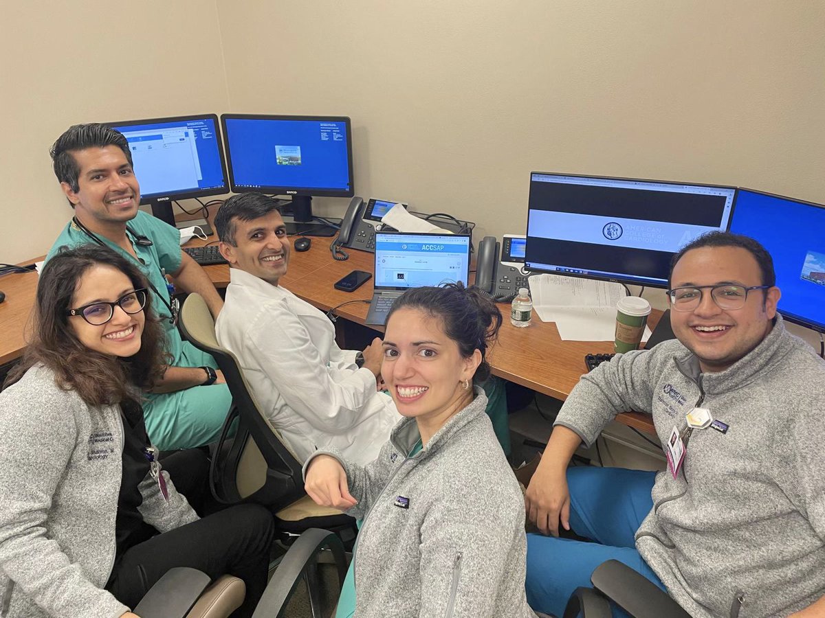 Our F2s making the most out of their complimentary ACCSAP subscription. 💪🏼🤓 Totally candid. @TanyaSh112 @DRBAHLER @DrSubratDas @ShazliKhanMD @MahmoudSamyMD @PragyaRanjan @UzairAMahmood1 @DikshyaSharmaMD @SrihariNaiduMD