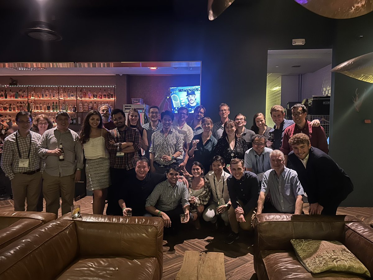 Check out this group! How many Dartmouth #MedPhys superstars can you spot at the Friends of Cherenkov Event hosted by @Dose_Optics last night? We love a good #AAPM2023 reunion!