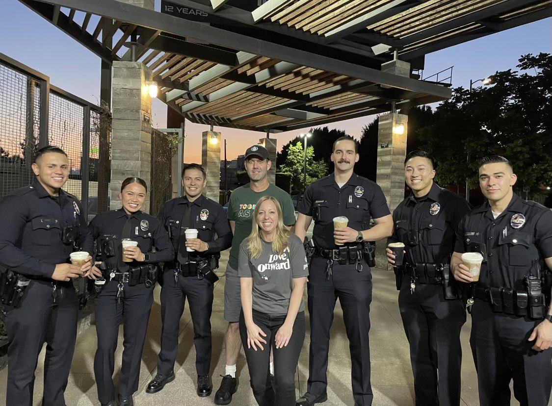 LAPDHollywood's tweet photo. On Monday July 17th Starbucks at 1277 N Western Ave kicked off “Coffee with a Cop” & “Week of Kindness” by showing their appreciation for LAPD
Thank you Sara Bell and Adam Schieb (Starbucks Management) for their warm hospitality. #coffeewithacop #starbucks ##weekofkindness https://t.co/7JnNIfYEGY