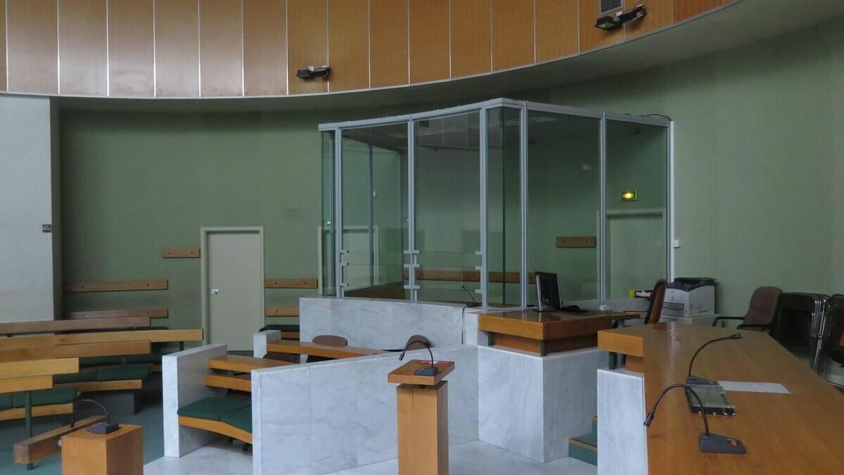 leparisien_77's tweet photo. Chanteloup-en-Brie : accusé d’avoir frappé son fils, le policier municipal évoque le stress des émeutes
➡️ https://t.co/lAUyGz4Adc https://t.co/NjAH5IHb26