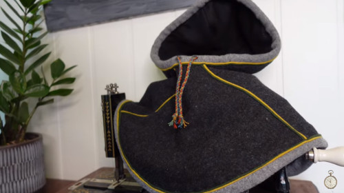 nat_clothing's tweet photo. Saami winter cape Luhkka and the most adorable and interesting video about how to make it https://t.co/kTFXg2vV60
#Saamiwintercape #Saami_winter_cape_luhkka #luhkka #Saami_winter_luhkka #Saamiluhkka #hoodedcape #luhkkacape #wadmal #HowtomakeSaamiluhkka #nationalclothing https://t.co/0jbuXa9YbC
