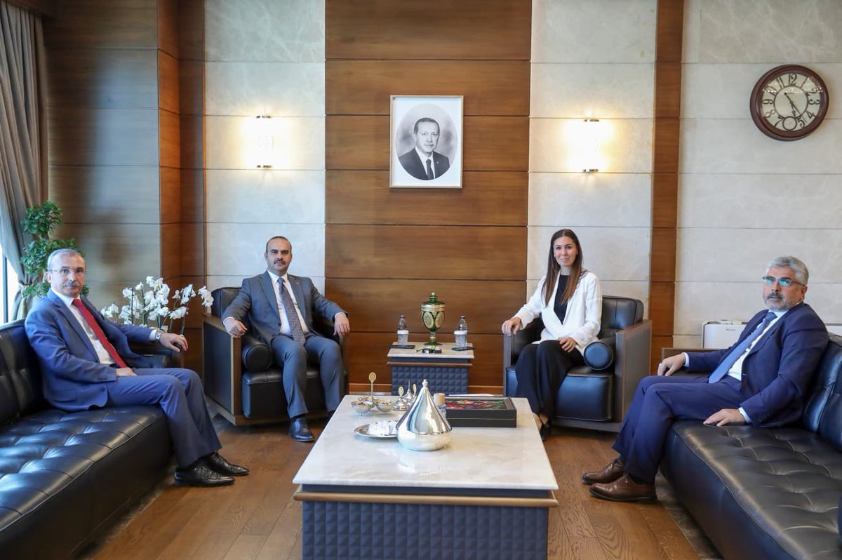 Samsun Milletvekillerimiz Sn. <a href="/AvOrhanKIRCALI/">Av. Orhan KIRCALI 🇹🇷</a> ve Sn. <a href="/AvukatErsanAksu/">Ersan AKSU🇹🇷</a> ile hayırlı olsun ziyaretinde bulunduğumuz <a href="/TCSanayi/">Sanayi ve Teknoloji Bakanlığı</a> ve Teknoloji Bakanımız Sn. <a href="/mfatihkacir/">Mehmet Fatih KACIR</a> ile şehrimizde sanayi üretimini, ihracat ve istihdamı artırmaya yönelik yeni yatırım ve projelerimizi  değerlendirdik