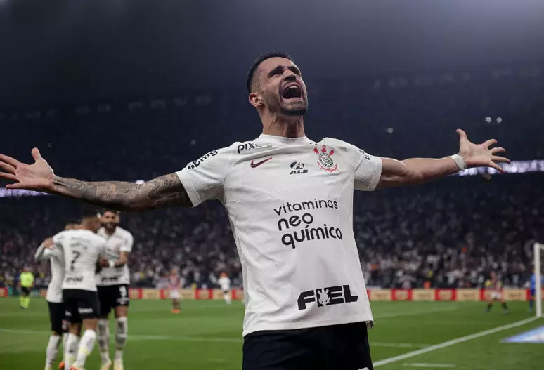 GimaMaravilha's tweet photo. "Eu procuro curtir cada jogo, porque um dia isso vai acabar. É difícil dizer... eu só sinto, é mágico. Esse lugar é diferente!"
#RA8 👑 https://t.co/4H3cZfFBRz