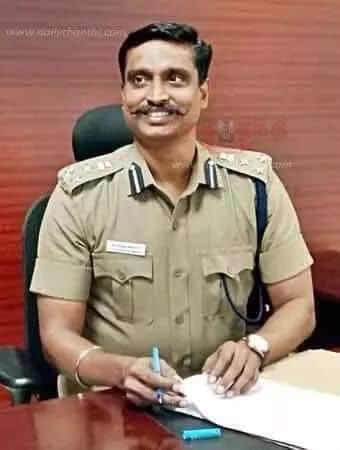 VaraakJournalis's tweet photo. டி.ஐ.ஜி விஜயகுமார் இறப்பின் மர்மம் பற்றி பேசியதற்கா வாராகி ஆகிய என்னையும்.

இறப்பு சம்பவங்களை விவாதித்த ஊடகங்கள் பேசு தமிழா பேசு ,ஆதன் தமிழ் ,ஐ தமிழ் போன்ற உண்மையை உரக்கச் சொல்லும் ஊடகங்களுக்கு குறிப்பாக என்னுடைய பதிவு செய்தியை வெளியிட்டதற்காக ஊடகத்தை அச்சுறுத்தும் கோவை மாநகர காவல்துறை, 
ஆரம்பத்தில் எட்டு பேருக்கு சம்மன் அளித்து விசாரனை செய்த கோவை காவல்துறை மறைந்த டிஐஜி விஜயகுமார் சம்பந்தமான பாமரனுக்கும் உதிக்கும் சந்தேக செய்தியை வெளியிட்ட   24 நபர்களுக்கு சம்மன் அனுப்பி அச்சுறுத்துகிறது.

 உண்மையிலே விஜயகுமார் ஐபிஎஸ் இறப்பு சம்பந்தமாக கேள்வி எழுப்பிய இபிஎஸ், அண்ணாமலை ஆகியோருக்கு சம்மன் அனுப்ப தயாரா? 

குறிப்பாக உண்மையிலே உங்களது நியாயமான விசாரணையாய் இருப்பின் டிஐஜி விஜயகுமார் இறப்புக்கு“பரசனல் பிராபளம்”  தான் காரணம் என வீடியோ பதிவிட்ட முன்னாள் காவல்துறை அதிகாரிகள் ஜாங்கிட் சங்கராம் ,ரவி ,வரதராஜன் போன்றவருக்கு சம்மன்  அனுப்பி விசாரிக்க த��ாரா!@CMOTamilnadu @Office_of_Udhay @tnpoliceoffl @policecbecity @pesutamizhapesu @Aadhan_Tamil @ITamilTVNews @EPSTamilNadu @annamalai_k
