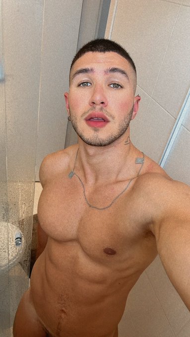 vamos de banho? https://t.co/vp54oy97em