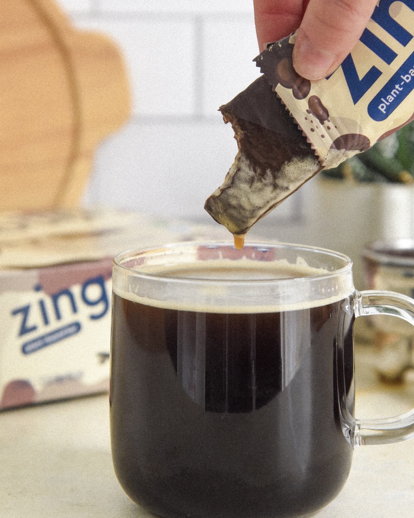 zingbars's tweet photo. Our mocha nutrition bar is a delicious and nutritious snack that blends the rich flavors of dark chocolate, almond butter, and coffee extract to create a coffee lover's dream! πβοΈ #zingbars #mocha #chocolate https://t.co/pX3mm8bKpx