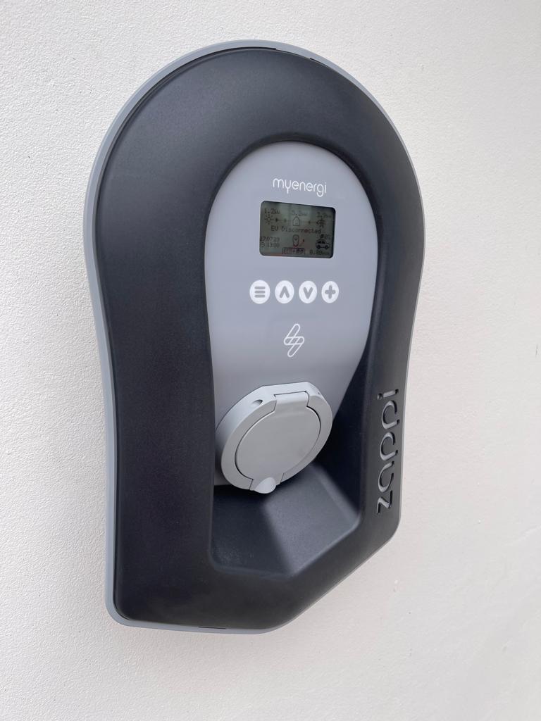 ElecInn's tweet photo. Did you know that we are registered Zappi installers? This means that our team are fully clued up about all the features of the Zappi and ensures installs run smoothly.
#electricvehiclecharging #evcharging #ev #electricchargepoint #electricalcharginginstallation #carcharging https://t.co/dsmzpBrt2i