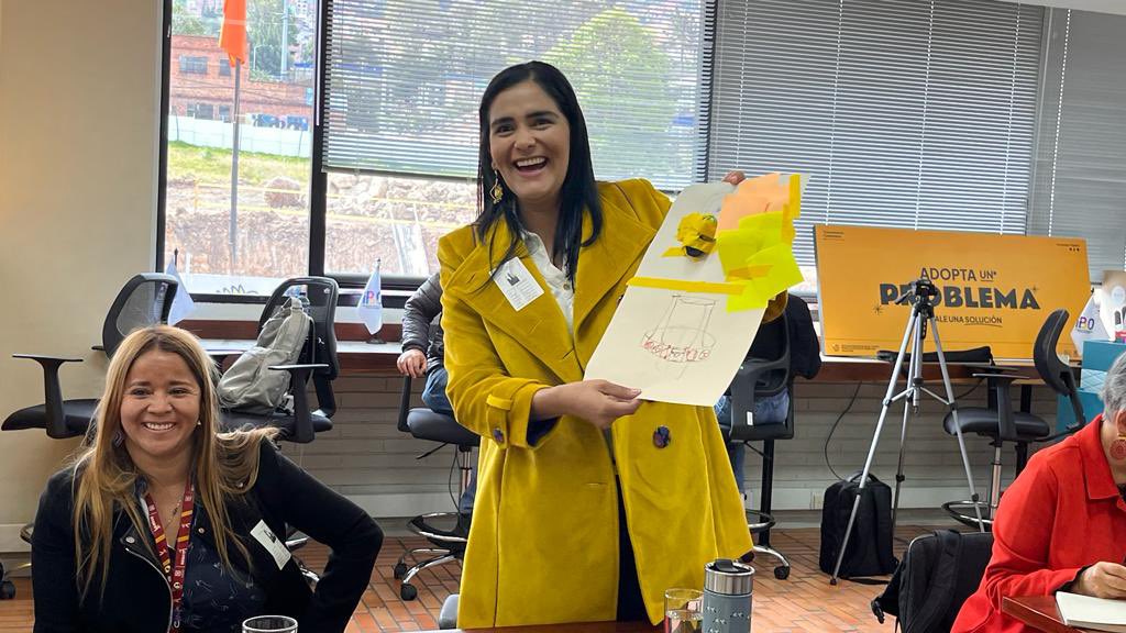 VeeduriaBogota's tweet photo. Hoy #LABcapital hace la presentación como integrante del iBO ampliado. 👉🏼Socializamos con el ecosistema de #Innovación nuestra visión para una Bogotá innovadora. https://t.co/v0YtE8b5jA