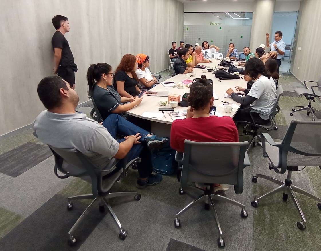 UisAspu's tweet photo. Reunión mesa pluriestamentaria UIS📝 
En acompañamiemto del delegado designado por el presidente Petro: Juan Remolina. 30 de junio 2023🗓️ https://t.co/swQK2xfdfV