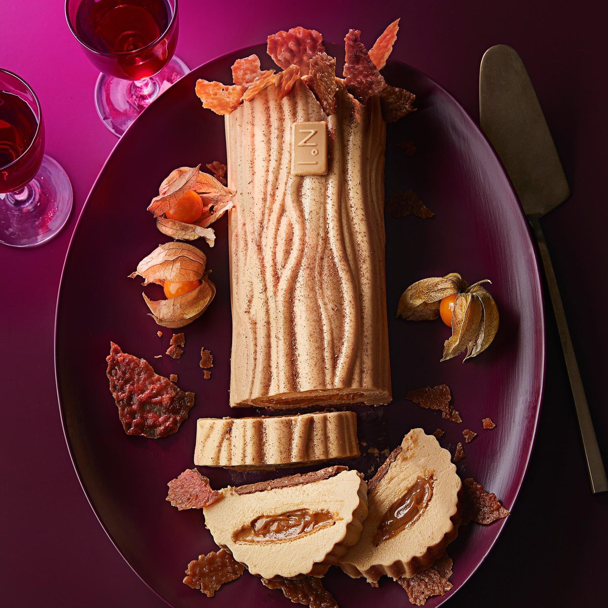 willtorrent's tweet image. Ding-dong! Merrily July, Waitrose Christmas is coming! It’s the most wonderful time of the year, where we give you a sneak peak into Christmas at @waitrose! From moreish mains to divine desserts, check out our delicious Christmas range, here: bit.ly/3Od5e9I