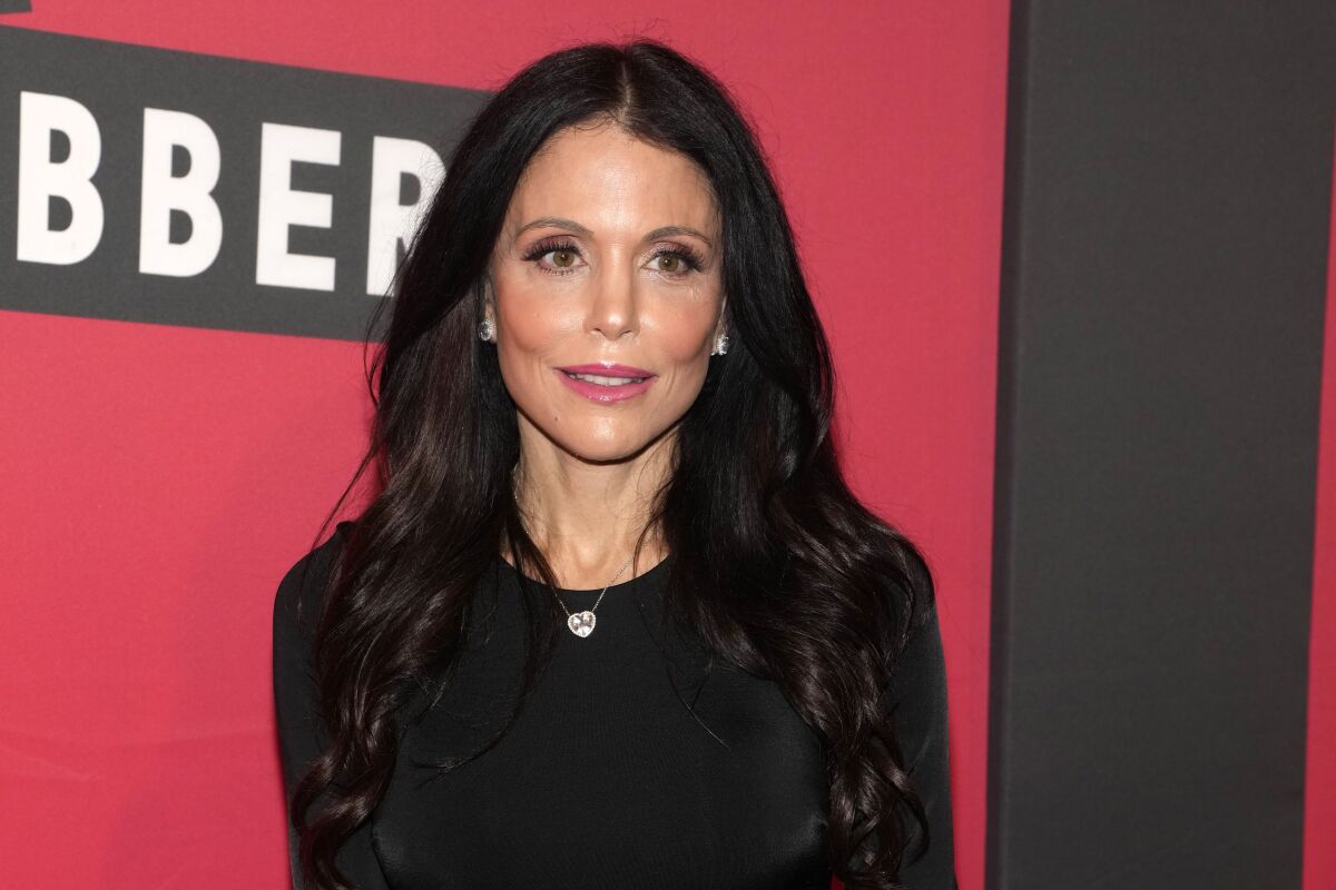 🍎 Bethenny Frankel says she would return to the Real Housewives franchise for $1 million! Would you want to see her back on Bravo? 👍 LIKE if you would + 🔁 RETWEET if you wouldn't! Comment below and let us know why! @BravoTV #RHONY #RealHousewives