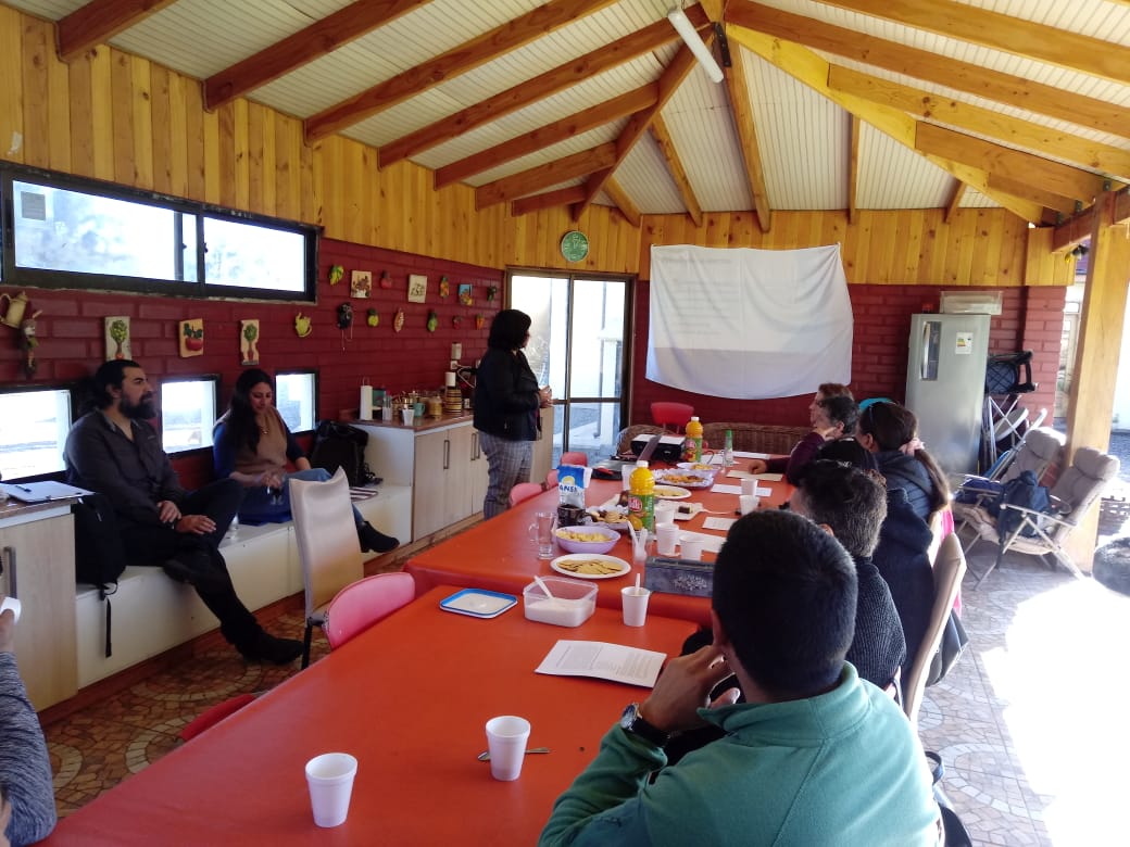 Apicultores <a href="/INDAPValparaiso/">INDAP Valparaíso</a> del SAT La Ligua se reúnen en la última actividad de la temporada relacionada a la <a href="/DirecDelTrabajo/">Dirección del Trabajo</a>  Encargado SAT destaca las instancias participativas y la importancia de ser ciudadanos informados.