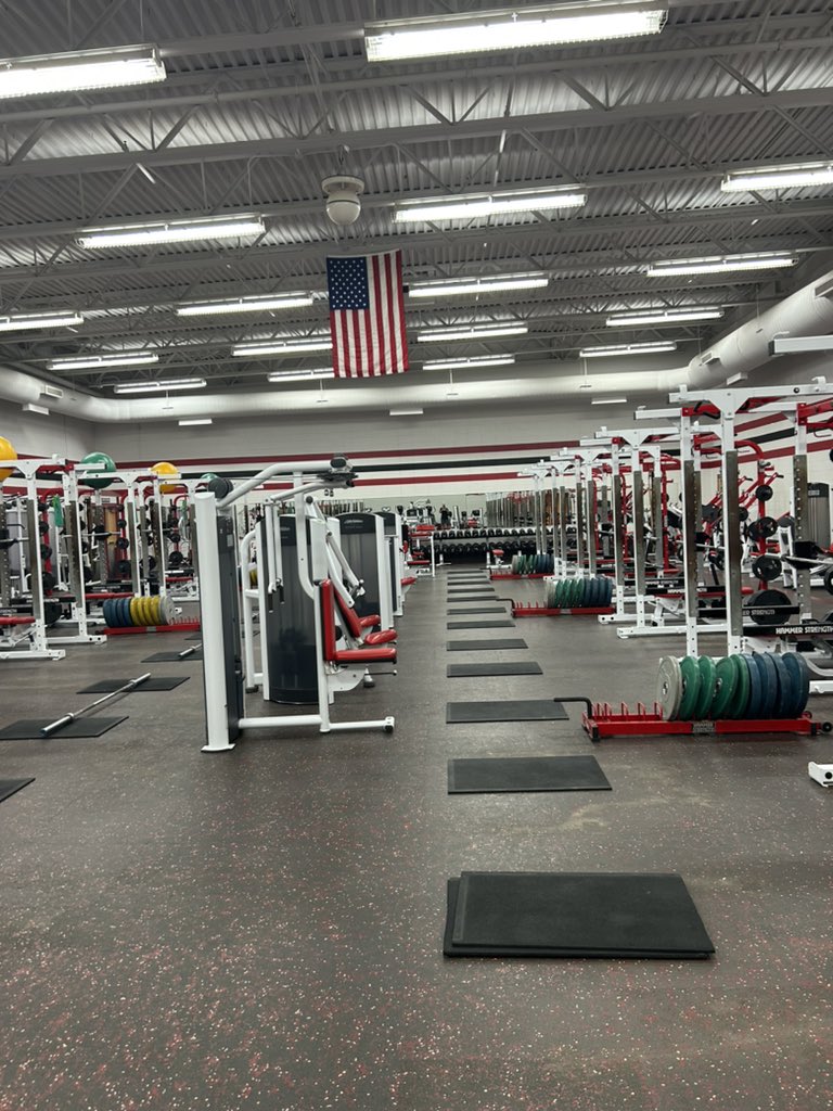 MunsterStrength's tweet photo. The weight room may look new to some of you. Our Boys and Girls basketball have experienced the new layout.

Be apart of the new culture! Get registered in Coach Edgerton’s weight classes. 
#MustangMindset
#MustangMentality https://t.co/TYiuqNfJ0T