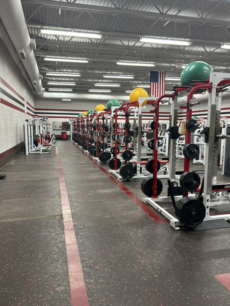 MunsterStrength's tweet photo. The weight room may look new to some of you. Our Boys and Girls basketball have experienced the new layout.

Be apart of the new culture! Get registered in Coach Edgerton’s weight classes. 
#MustangMindset
#MustangMentality https://t.co/TYiuqNfJ0T