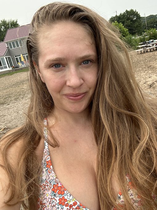 Come chat on https://t.co/HWWpM37crV 🐰🤍💋 https://t.co/RaOge1sHP8<a href="/tag/bunny"class="tags"><span>#bunny</span></a><a href="/tag/irnation"class="tags"><span>#irnation</span></a>