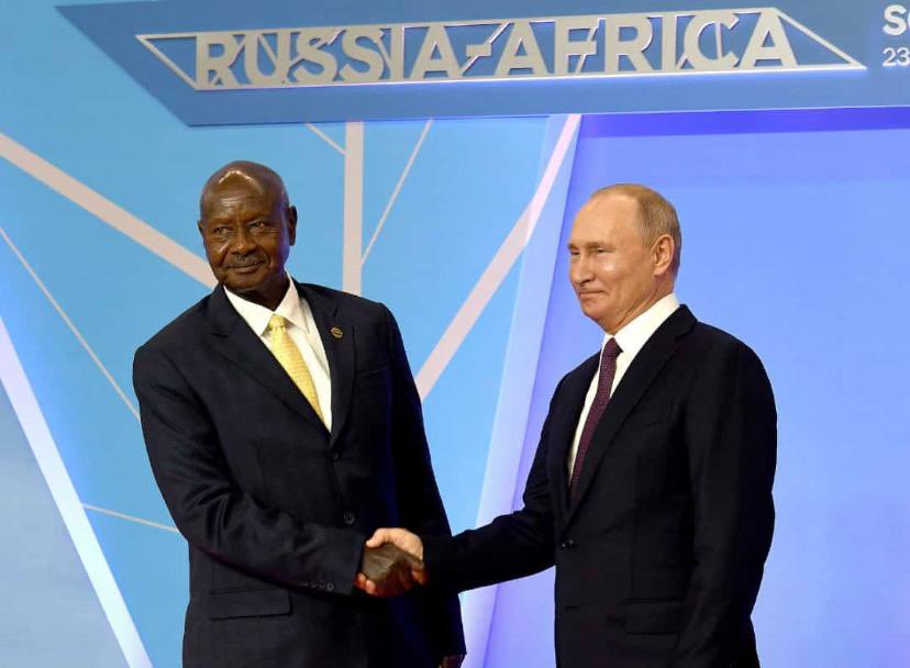 Ever since the war btn Russia🇷🇺 & Ukraine🇺🇦, the president of Russia V-Putin has finally smiled again😃 after meeting @KagutaMuseveni the a fighter with more than 60 years of fighting experience... 🇷🇺 🇺🇬. Thanx Mzee for making your friend smile again🥰 #peace4all