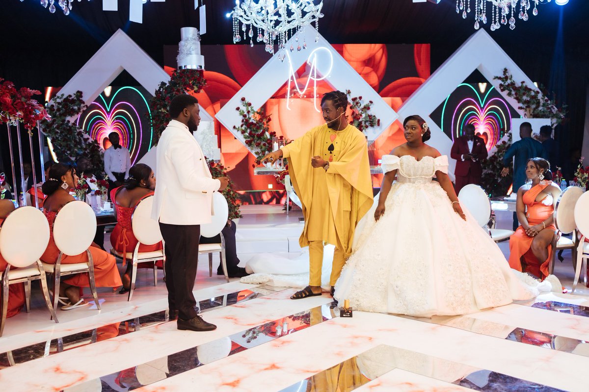 Please retweet for me, my client may be in your tl. 
I perform magic at weddings too. It's beautiful if you have ever experienced it.
❤️❤️❤️

Blacko bongo Yvonne obidi Sark enokay taabea soft king promise