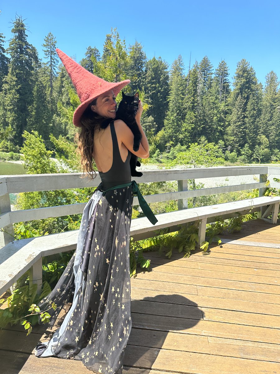 MiaMagik's tweet photo. Animals are not meant to be “pets,” they’re meant to teach us, guide us, and remind us of our own primal, wild NATURE. https://t.co/T33iARitKo