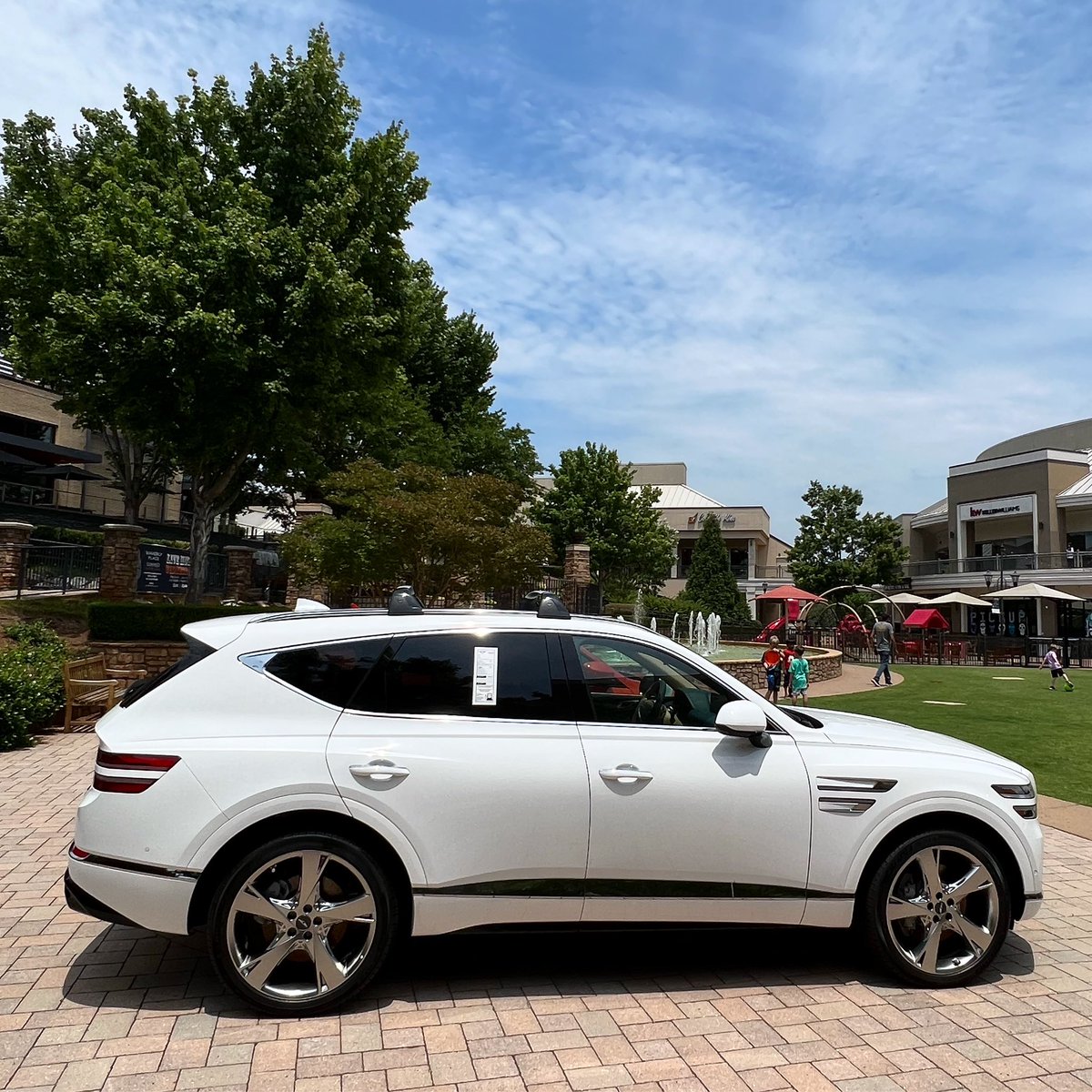 JohnsonGenCary's tweet photo. Sunny days in the #GV80 >>>> https://t.co/Az1aRHdOgB