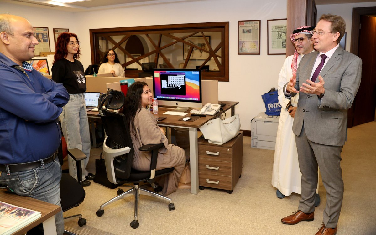 ludovic_pouille's tweet photo. Glad to visit the @arabnews headquarters in #Riyadh and meet its editor-in-chief, Mr. @FaisalJAbbas &amp; his team, for a rich discussion on the exceptional relations between France &amp; Saudi Arabia, especially France's support for the Kingdom's bid to host #Expo2030.
#FranceKSA 🇸🇦🤝🇫🇷 https://t.co/lcjHrSGS3e