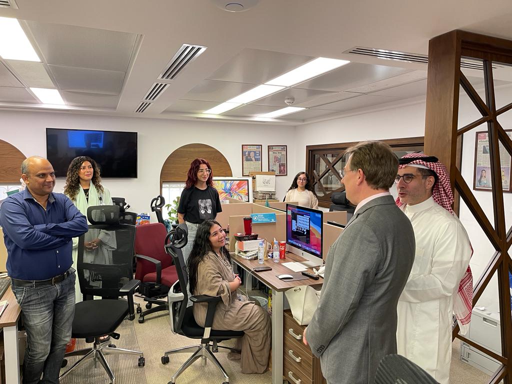 Glad to visit the <a href="/arabnews/">Arab News</a> headquarters in #Riyadh and meet its editor-in-chief, Mr. <a href="/FaisalJAbbas/">Faisal J. Abbas | فيصل عبّاس</a> &amp; his team, for a rich discussion on the exceptional relations between France &amp; Saudi Arabia, especially France's support for the Kingdom's bid to host #Expo2030.
#FranceKSA 🇸🇦🤝🇫🇷