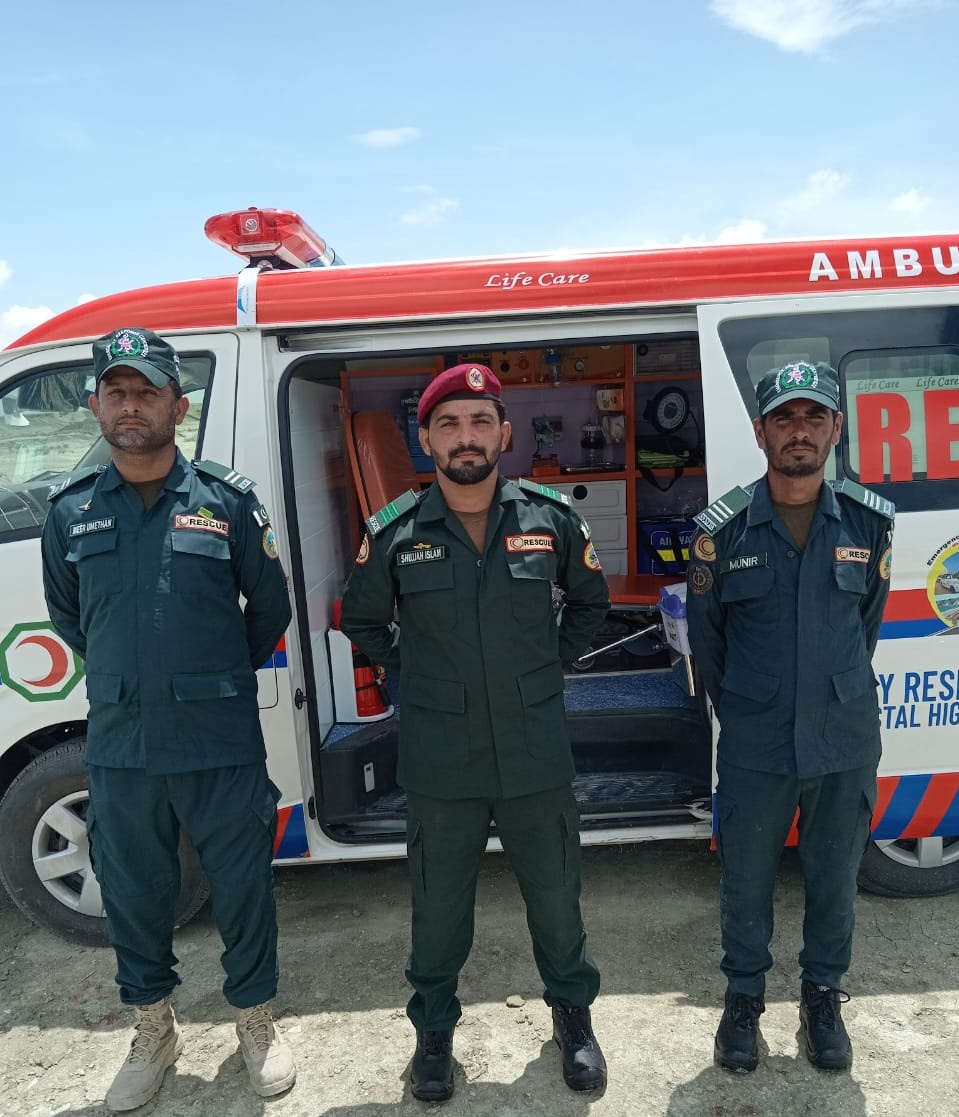 iRehanBaloch's tweet photo. Full Equipped Ambulnaces with trained staff deputed on 6 spots at Makran Coastal Highway by ERC @PPHIB_org from Lasbela to Gwadar. Please call in any emergency situation to the nearest ERC centre on Makran Coastal Highway for earliest Rescue Services... https://t.co/2I3LZtReZD