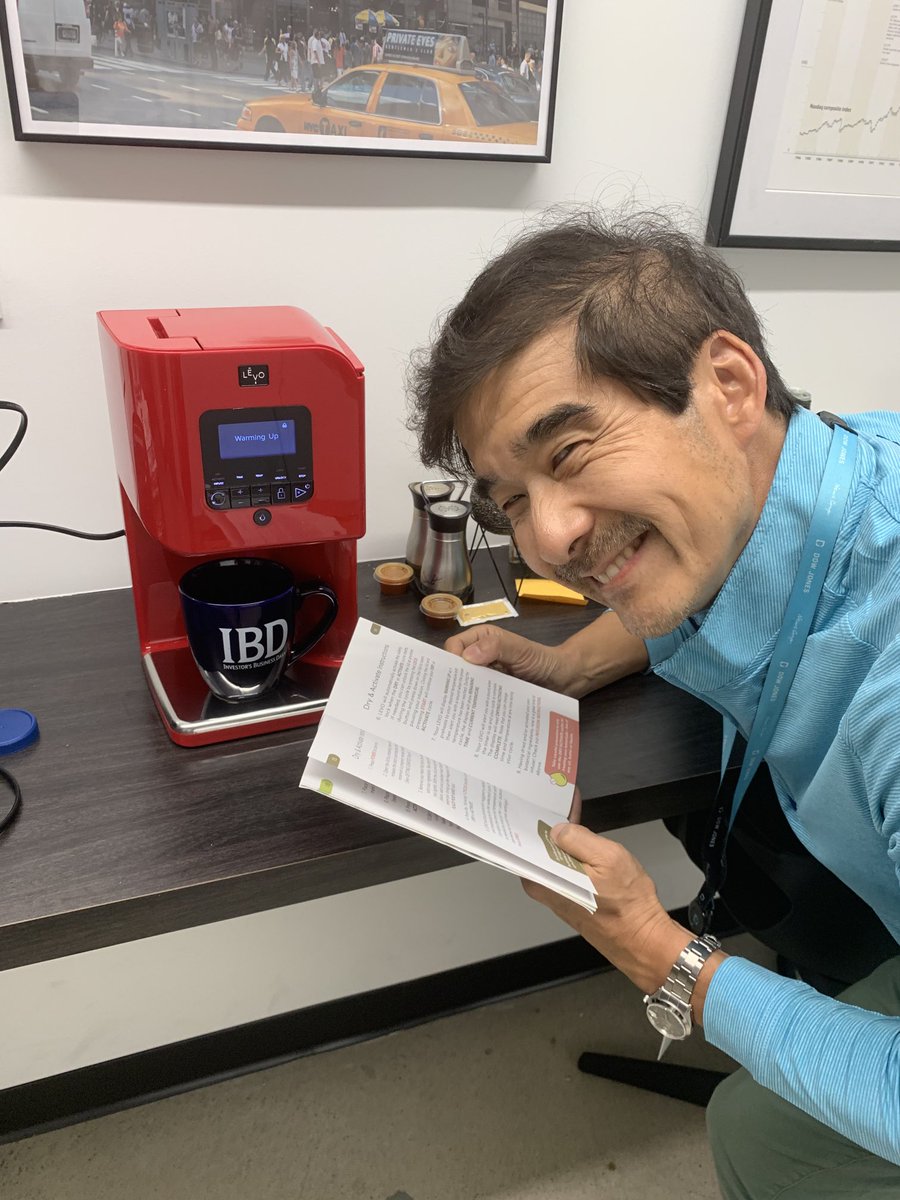 SaitoChung's tweet image. While we await Fed news, IBD Product Manager Courtney Freeman and I try the ⁦@LEVOoil⁩ #infuser for 1st time with #oliveoil + fresh #rosemary #oregano #herbs It stirs oil magnetically. Set at 3 hours, 150F; can’t wait to try it! ⁦@IBDinvestors⁩ #kitchen #tech